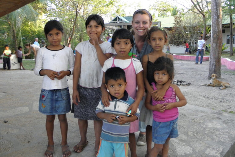 Dr. Stephanie Trahan with kids in Guatemala